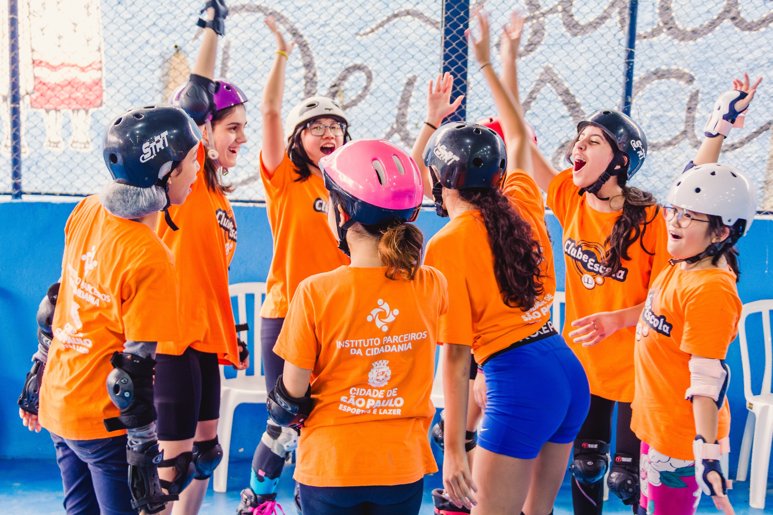 Festival de Patinação Inline do Parceiros da Cidadania com crianças e famílias na pista.
